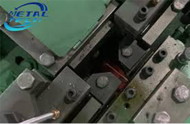 Video de lucru al mașinii de fabricare a unghiilor 2